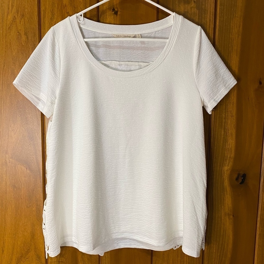 Soft Surroundings: Floral Lace Back Crochet T-Shirt Top Blouse White Size Medium